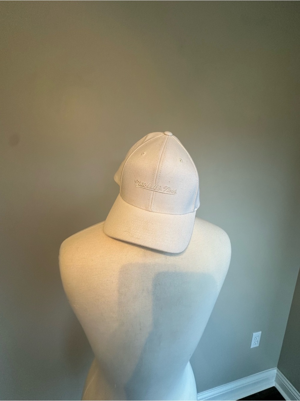 Mitchell & Ness Cream Embroidered Logo Baseball Hat